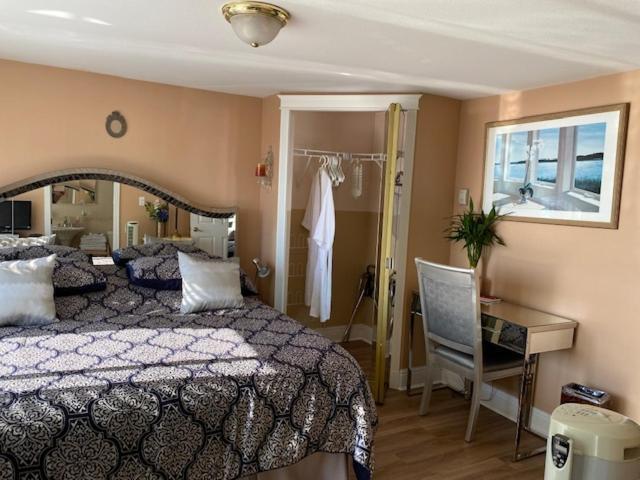 Ocean Breeze Executive Bed And Breakfast นอร์ทแวนคูเวอร์ ภายนอก รูปภาพ