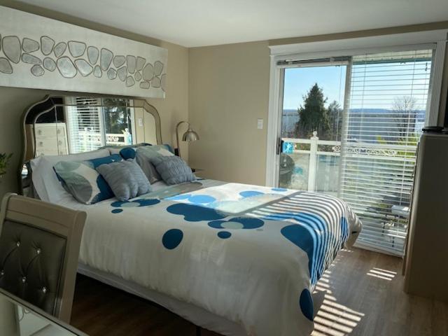 Ocean Breeze Executive Bed And Breakfast นอร์ทแวนคูเวอร์ ภายนอก รูปภาพ